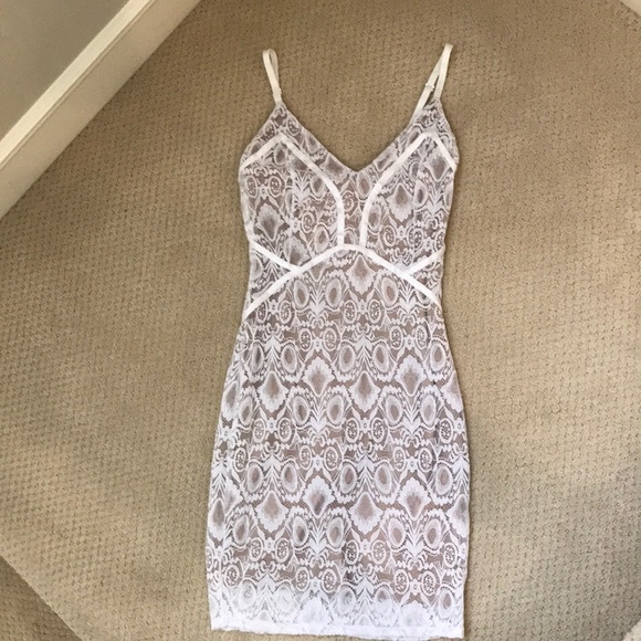 Guess lace dress - Picture 3 of 7